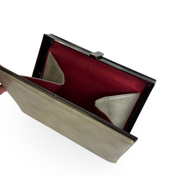 Vintage 1950s/60s Box Clutch – Silver Gray Vinyl, Red Lining, Metal Frame - Picture 6 of 16